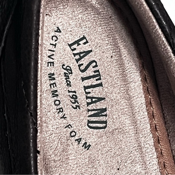 Eastland Women's Slip on New in Box With Active Memory Foam Coffee Color Size 8 - Picture 5 of 7